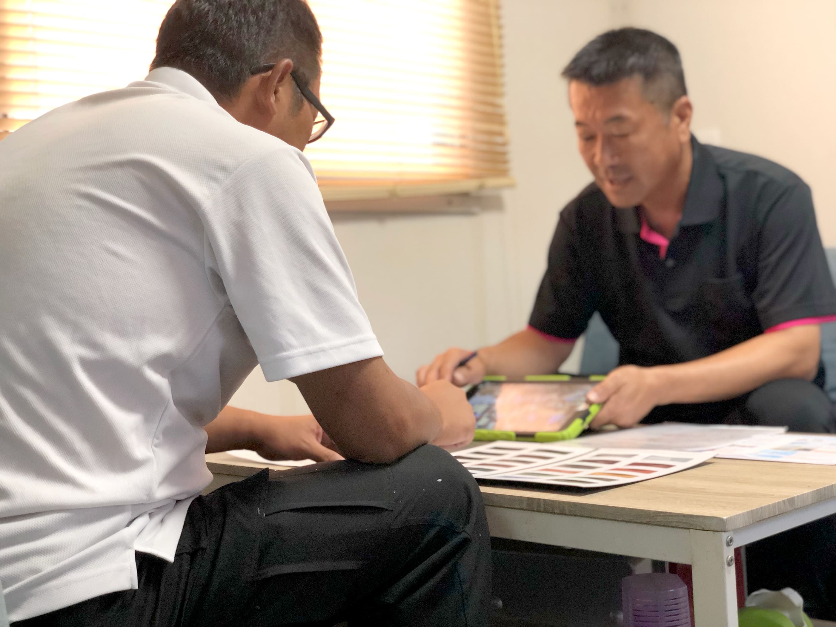 柵の塗り替え作業イメージ